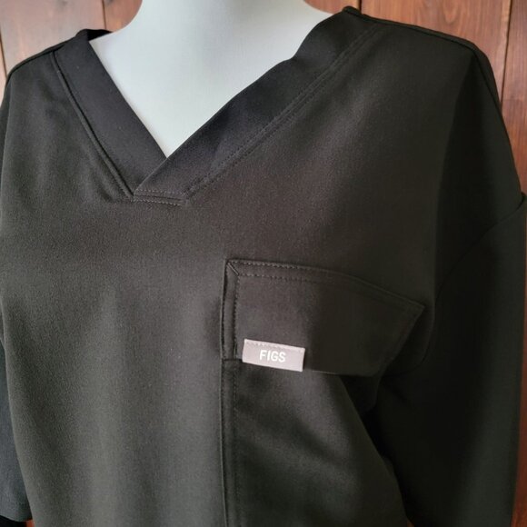 FIGS Technical Collection Scrub Top Women XXL Black V-Neck Chest Pocket Medical - Picture 6 of 11